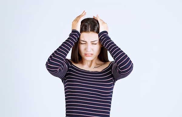 許多女性都有嚴重的偏頭痛困擾